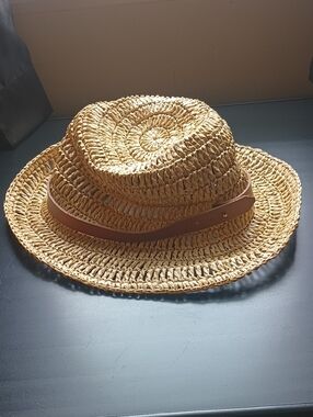 Chaps Woman Straw Sun Hat with Brown Adjustable Band One Size Like New 👒
